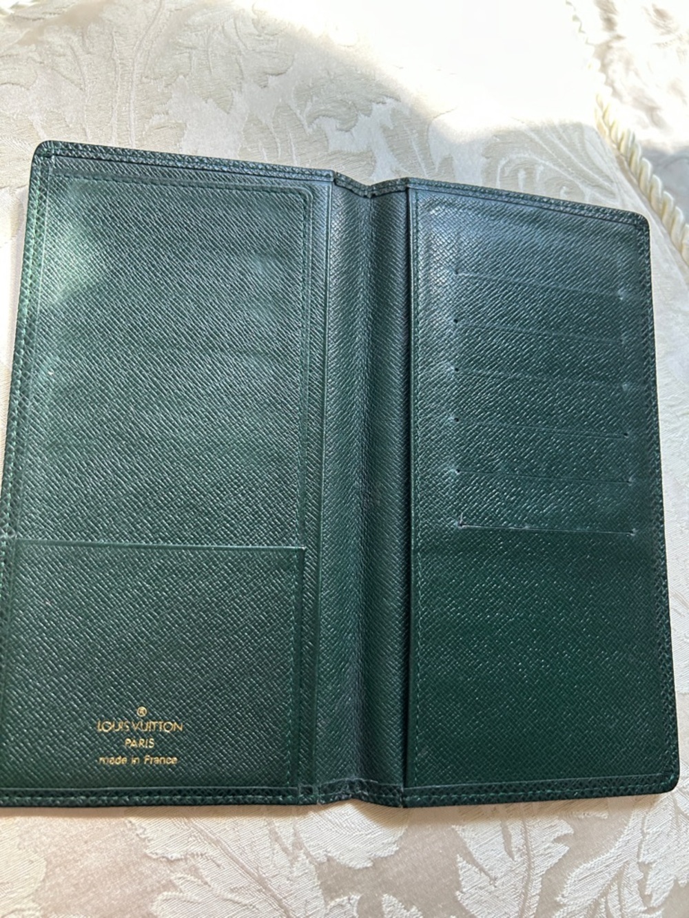 7022. Authentic LV Vintage Dark Green Leather Long Wallet/Passport Holder. - Picture 8 of 11
